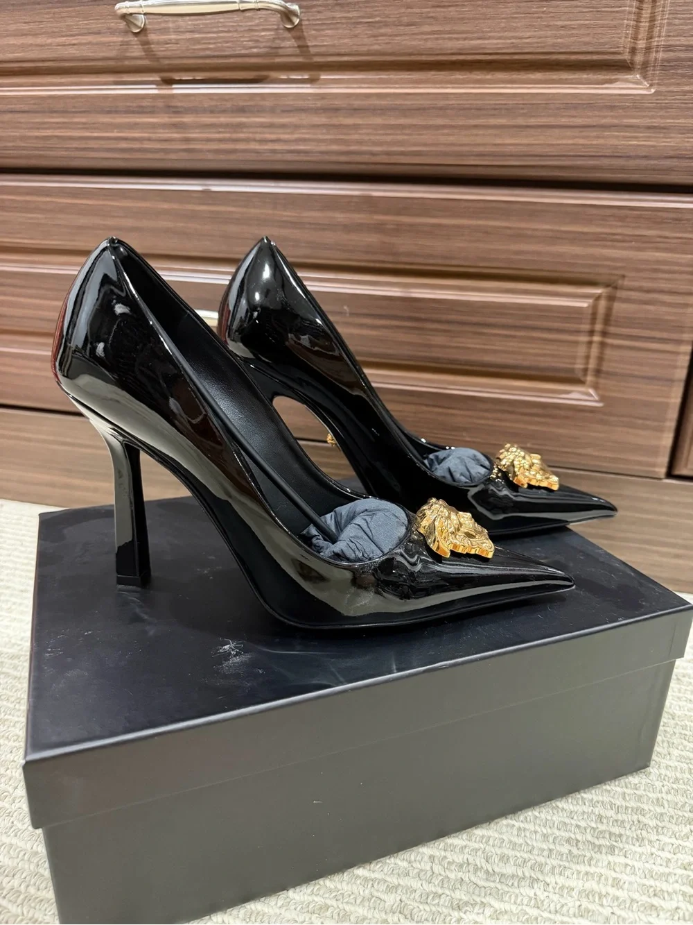 Versace Black Patent Leather Pointed Pumps with Gold Medusa - Picture 5 of 5